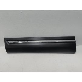 2017 - 2019 FORD EXPLORER FRONT LEFT DRIVER SIDE DOOR LOWER MOLDING OEM 2017 - 2019 FORD EXPLORER FRONT LEFT DRIVER SIDE DOOR LOWER MOLDING OEM