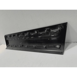 2017 - 2019 FORD EXPLORER FRONT LEFT DRIVER SIDE DOOR LOWER MOLDING OEM 2017 - 2019 FORD EXPLORER FRONT LEFT DRIVER SIDE DOOR LOWER MOLDING OEM