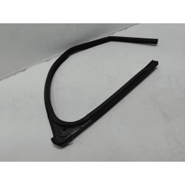 2011-19 FORD EXPLORER FRONT DRIVER DOOR GLASS RUN CHANNEL WEATHERSTRIP SEAL OEM 2011-19 FORD EXPLORER FRONT DRIVER DOOR GLASS RUN CHANNEL WEATHERSTRIP SEAL OEM