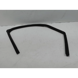 2011-19 FORD EXPLORER FRONT DRIVER DOOR GLASS RUN CHANNEL WEATHERSTRIP SEAL OEM 2011-19 FORD EXPLORER FRONT DRIVER DOOR GLASS RUN CHANNEL WEATHERSTRIP SEAL OEM