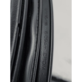 2011-2019  FORD EXPLORER FRONT LEFT DRIVER SIDE DOOR BODY WEATHERSTRIP SEAL OEM 2011-2019  FORD EXPLORER FRONT LEFT DRIVER SIDE DOOR BODY WEATHERSTRIP SEAL OEM