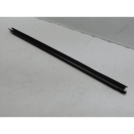 2011-19 FORD EXPLORER FRONT DRIVER DOOR WINDOW INNER BELT WEATHERSTRIP SEAL OEM 2011-19 FORD EXPLORER FRONT DRIVER DOOR WINDOW INNER BELT WEATHERSTRIP SEAL OEM