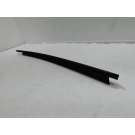 2011-2019 FORD EXPLORER FRONT LEFT DRIVER SIDE DOOR WINDOW BELT MOLDING OEM 2011-2019 FORD EXPLORER FRONT LEFT DRIVER SIDE DOOR WINDOW BELT MOLDING OEM