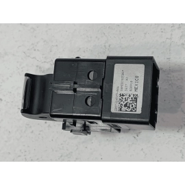 FORD EXPLORER 2016 - 2019 REAR LEFT OR RIGHT SIDE DOOR CONTROL WINDOW SWITCH OEM FORD EXPLORER 2016 - 2019 REAR LEFT OR RIGHT SIDE DOOR CONTROL WINDOW SWITCH OEM