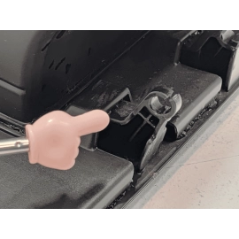 DEFECT! 2016-2019 FORD EXPLORER XLT DASH DASHBOARD GLOVE BOX STORAGE COMPARTMENT DEFECT! 2016-2019 FORD EXPLORER XLT DASH DASHBOARD GLOVE BOX STORAGE COMPARTMENT