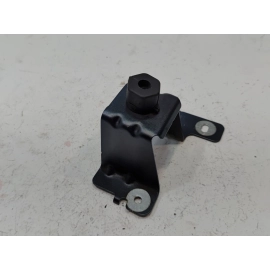 FORD EXPLORER FRONT PASSENGER SIDE FENDER UPPER BRACKET SUPPORT OEM 2016-2019 FORD EXPLORER FRONT PASSENGER SIDE FENDER UPPER BRACKET SUPPORT OEM 2016-2019