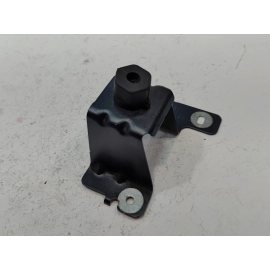 FORD EXPLORER FRONT PASSENGER SIDE FENDER UPPER BRACKET SUPPORT OEM 2016-2019 FORD EXPLORER FRONT PASSENGER SIDE FENDER UPPER BRACKET SUPPORT OEM 2016-2019
