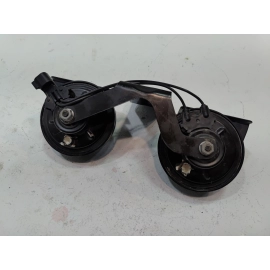 2016-2019 FORD EXPLORER HORN DUAL NOTE & MOUNTING BRACKET ASSEMBLY OEM 2016-2019 FORD EXPLORER HORN DUAL NOTE & MOUNTING BRACKET ASSEMBLY OEM