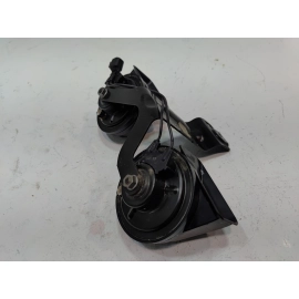 2016-2019 FORD EXPLORER HORN DUAL NOTE & MOUNTING BRACKET ASSEMBLY OEM 2016-2019 FORD EXPLORER HORN DUAL NOTE & MOUNTING BRACKET ASSEMBLY OEM