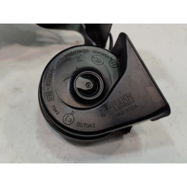 2016-2019 FORD EXPLORER HORN DUAL NOTE & MOUNTING BRACKET ASSEMBLY OEM 2016-2019 FORD EXPLORER HORN DUAL NOTE & MOUNTING BRACKET ASSEMBLY OEM