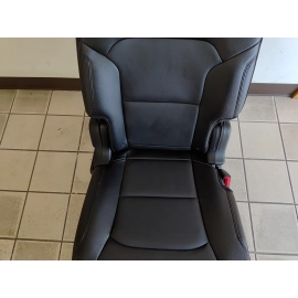 2016-19 Ford Explorer XLT Second Row Right Passenger Side Leather Seat OEM Black