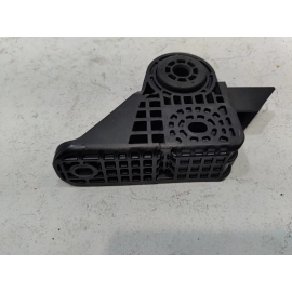 2024-2025 BUICK ENVISTA RADIATOR LEFT DRIVER SIDE UPPER MOUNT BRACKET OEM