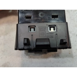 2024-25 Buick Envista Dash Instrument Panel Center Lower Media USB Port Hub OEM