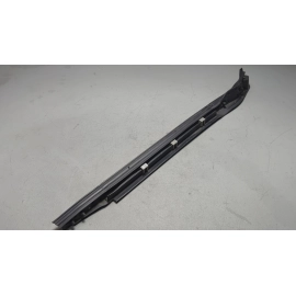 2024-2025 BUICK ENVISTA REAR DRIVER SIDE DOOR REARWARD WEATHERSTRIP SEAL OEM