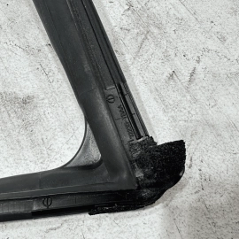 2016-2021 HONDA CIVIC FRONT PASSENGER DOOR WINDOW GLASS RUN CHANNEL SEAL OEM 2016-2021 HONDA CIVIC FRONT PASSENGER DOOR WINDOW GLASS RUN CHANNEL SEAL OEM