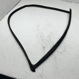 2016-2021 HONDA CIVIC FRONT PASSENGER DOOR WINDOW GLASS RUN CHANNEL SEAL OEM 2016-2021 HONDA CIVIC FRONT PASSENGER DOOR WINDOW GLASS RUN CHANNEL SEAL OEM