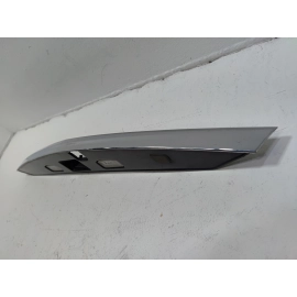 2014-2020 ACURA MDX LIFTGATE LICENSE PLATE BEZEL COVER MOLDING W/ LAMP OEM 2014-2020 ACURA MDX LIFTGATE LICENSE PLATE BEZEL COVER MOLDING W/ LAMP OEM