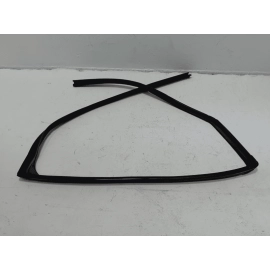 2014-2020 ACURA MDX REAR PASSENGER DOOR WINDOW RUN CHANNEL WEATHERSTRIP SEAL OEM 2014-2020 ACURA MDX REAR PASSENGER DOOR WINDOW RUN CHANNEL WEATHERSTRIP SEAL OEM