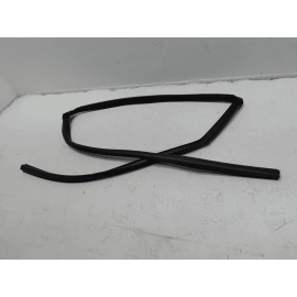 2014-2020 ACURA MDX REAR PASSENGER DOOR WINDOW RUN CHANNEL WEATHERSTRIP SEAL OEM 2014-2020 ACURA MDX REAR PASSENGER DOOR WINDOW RUN CHANNEL WEATHERSTRIP SEAL OEM