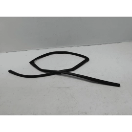 2014-2020 ACURA MDX REAR PASSENGER DOOR WINDOW RUN CHANNEL WEATHERSTRIP SEAL OEM 2014-2020 ACURA MDX REAR PASSENGER DOOR WINDOW RUN CHANNEL WEATHERSTRIP SEAL OEM