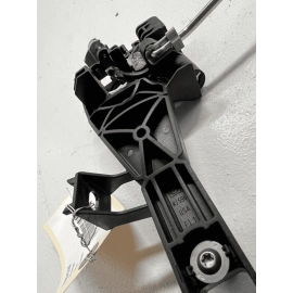 2023 MAZDA CX-50 FRONT LEFT DRIVER DOOR EXTERIOR OUTER HANDLE BASE BRACKET 