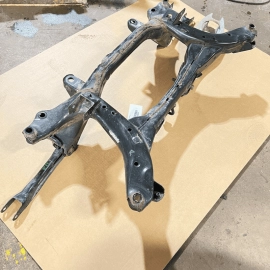 2018 - 2023 GMC TERRAIN REAR SUBFRAME CROSSMEMBER CROSS MEMBER W/ARM & LINK