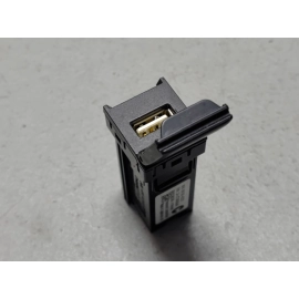 2021 TOYOTA RAV4  CENTER CONSOLE USB PORT HUB OEM