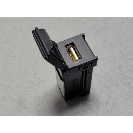 2021 TOYOTA RAV4  CENTER CONSOLE USB PORT HUB OEM