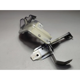 2021-2025 Volkswagen Atlas 	Front Passenger Fender Reinforcement Bracket OEM