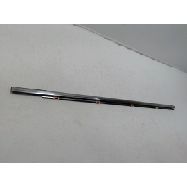 16-22 HONDA PILOT FRONT RIGHT PASSENGER SIDE DOOR WINDOW BELT MOLDING CHROM OEM