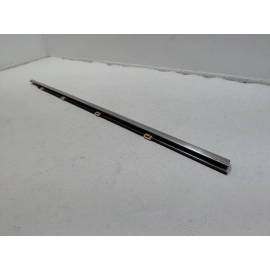 16-22 HONDA PILOT FRONT RIGHT PASSENGER SIDE DOOR WINDOW BELT MOLDING CHROM OEM