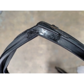 2016-2021 HONDA PILOT FRONT RIGHT SIDE DOOR WINDOW GLASS RUN CHANNEL SEAL OEM