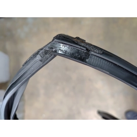 2016-2021 HONDA PILOT FRONT RIGHT SIDE DOOR WINDOW GLASS RUN CHANNEL SEAL OEM