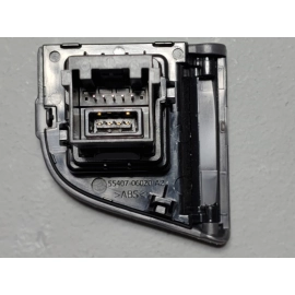 2018-2019 Toyota Camry Dashboard USB AUX Jack Port Socket Outlet W/ Cover OEM