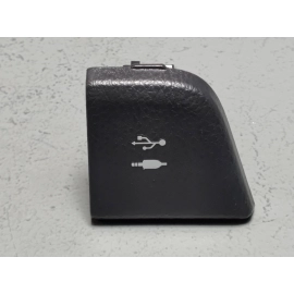 2018-2019 Toyota Camry Dashboard USB AUX Jack Port Socket Outlet W/ Cover OEM