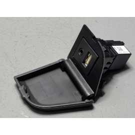 2018-2019 Toyota Camry Dashboard USB AUX Jack Port Socket Outlet W/ Cover OEM