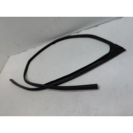 HONDA PILOT FRONT PASSENGER SIDE DOOR WINDOW GLASS RUN CHANNEL SEAL 2016-21 OEM