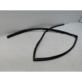 2016-2022 HONDA PILOT REAR RIGHT DOOR GLASS RUN CHANNEL WEATHERSTRIP SEAL OEM