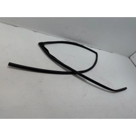 2016-2022 HONDA PILOT REAR RIGHT DOOR GLASS RUN CHANNEL WEATHERSTRIP SEAL OEM