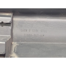 2016-2022 HONDA PILOT RIGHT PASSENGER SIDE LOWER ROCKER MOLDING PANEL OEM