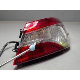 2018-2020 TOYOTA CAMRY REAR RIGHT PASSENGER SIDE OUTER TAILLIGHT LAMP OEM