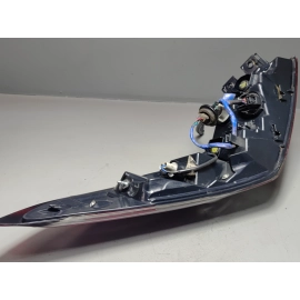 2018-2020 TOYOTA CAMRY REAR RIGHT PASSENGER SIDE OUTER TAILLIGHT LAMP OEM