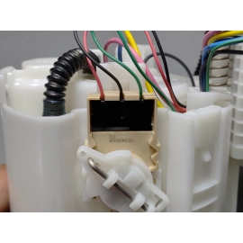 2018-2024 TOYOTA CAMRY 2.5L FUEL GAS TANK PUMP UNIT DENSO OEM