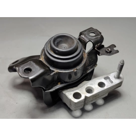 2021 Toyota Avalon 2.5L Engine Passenger Side Support Mount Bracket OEM