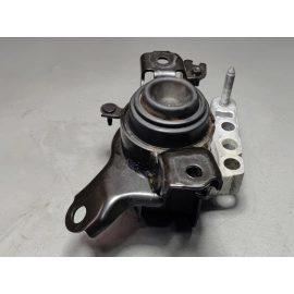 2021 Toyota Avalon 2.5L Engine Passenger Side Support Mount Bracket OEM