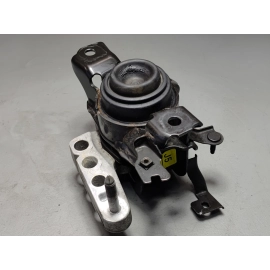 2021 Toyota Avalon 2.5L Engine Passenger Side Support Mount Bracket OEM