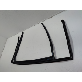 2018-2025 VOLKSWAGEN ATLAS REAR DRIVER DOOR WINDOW GLASS RUN CHANNEL SEAL OEM