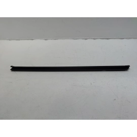 18-2025 VOLKSWAGEN ATLAS REAR PASSENGER DOOR WINDOW INNER WEATHERSTRIP SEAL OEM