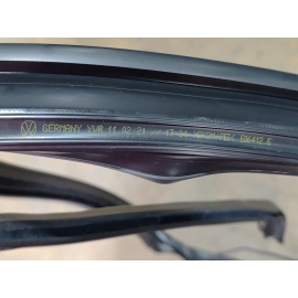 2018-2025 VOLKSWAGEN ATLAS REAR PASSENGER DOOR WINDOW GLASS RUN CHANNEL SEAL OEM