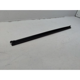 18-25 VOLKSWAGEN ATLAS FRONT PASSENGER DOOR WINDOW INNER WEATHERSTRIP SEAL OEM